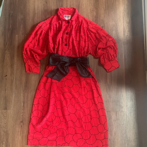 Vintage Red Silk Dress Size Medium or Large pattern Retro Size 10 Shift 80's 90' - Picture 2 of 13